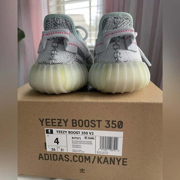 Adidas Yeezy Boost 350 V2 Blue Tint - Size: 4 (Worn 2x)